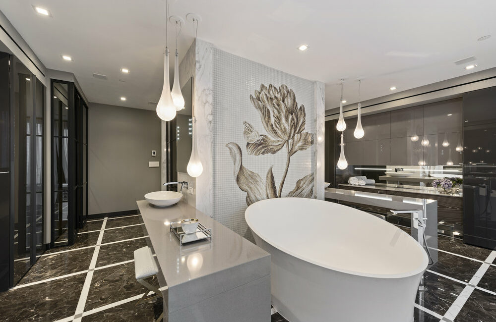 appartamento di lusso: vasca da bagno