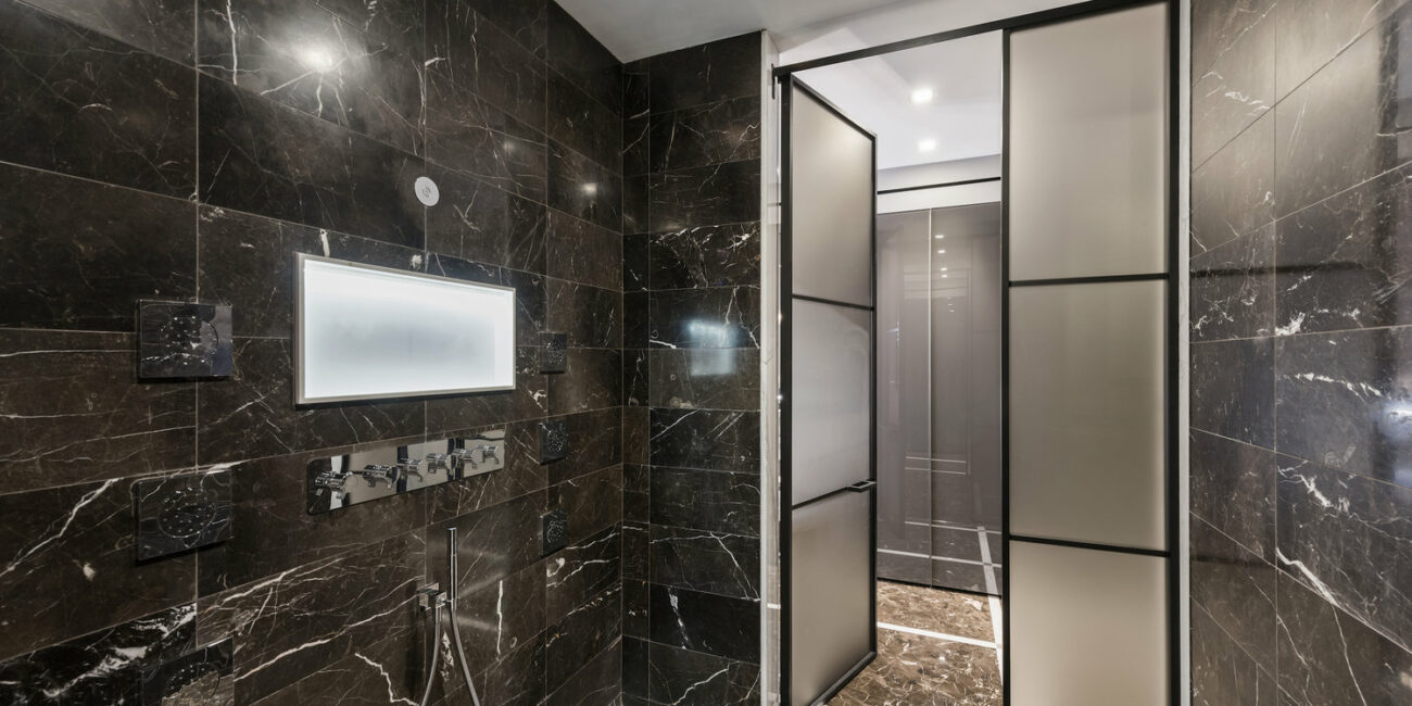 appartamento di lusso: doccia