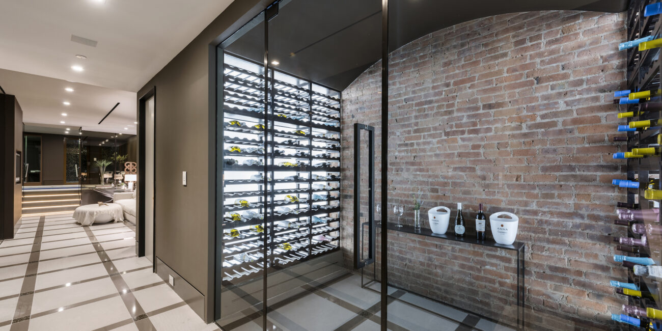 appartamento di lusso: esterno cantina vini