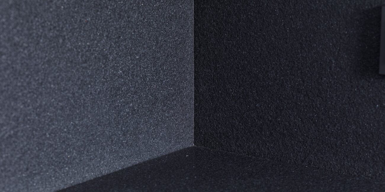 appartamento in ucraina: rivestimento black