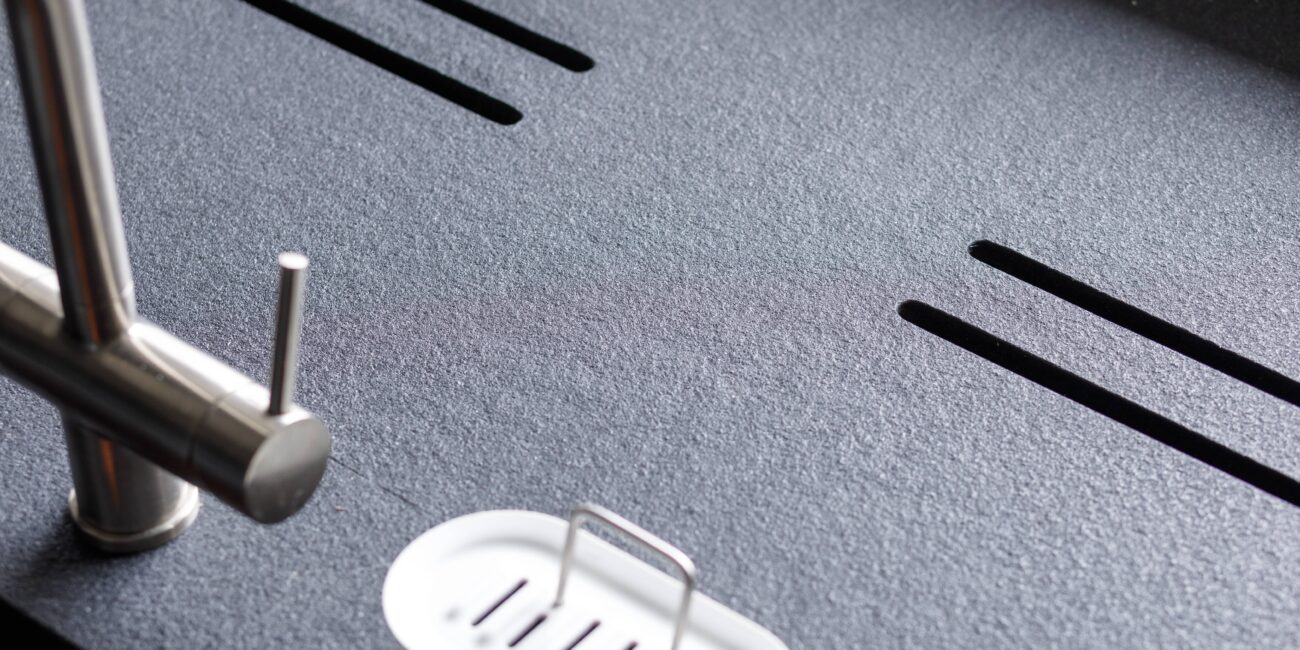 appartamento in ucraina: rivestimento piano cucina