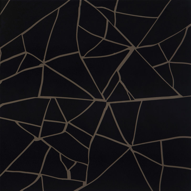 basic white modello nero marrone