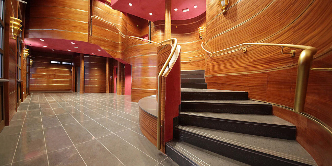 Fulgor restaurato dettaglio ingresso