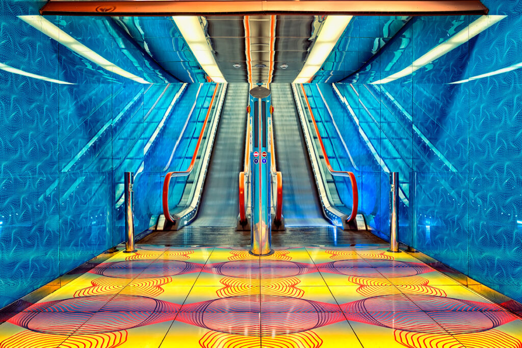 Napoli Metropolitana Università scale mobili