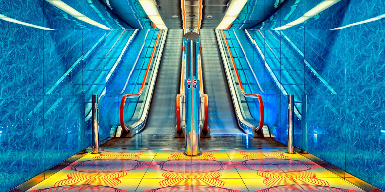 Napoli Metropolitana Università scale mobili