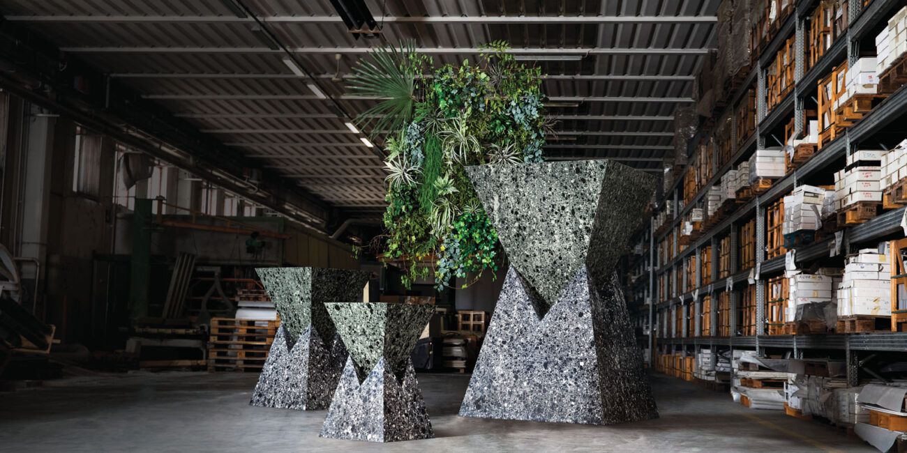 stone-italiana-cosmolite-vaso-Teti-walter-de-silva-ambientazione-2
