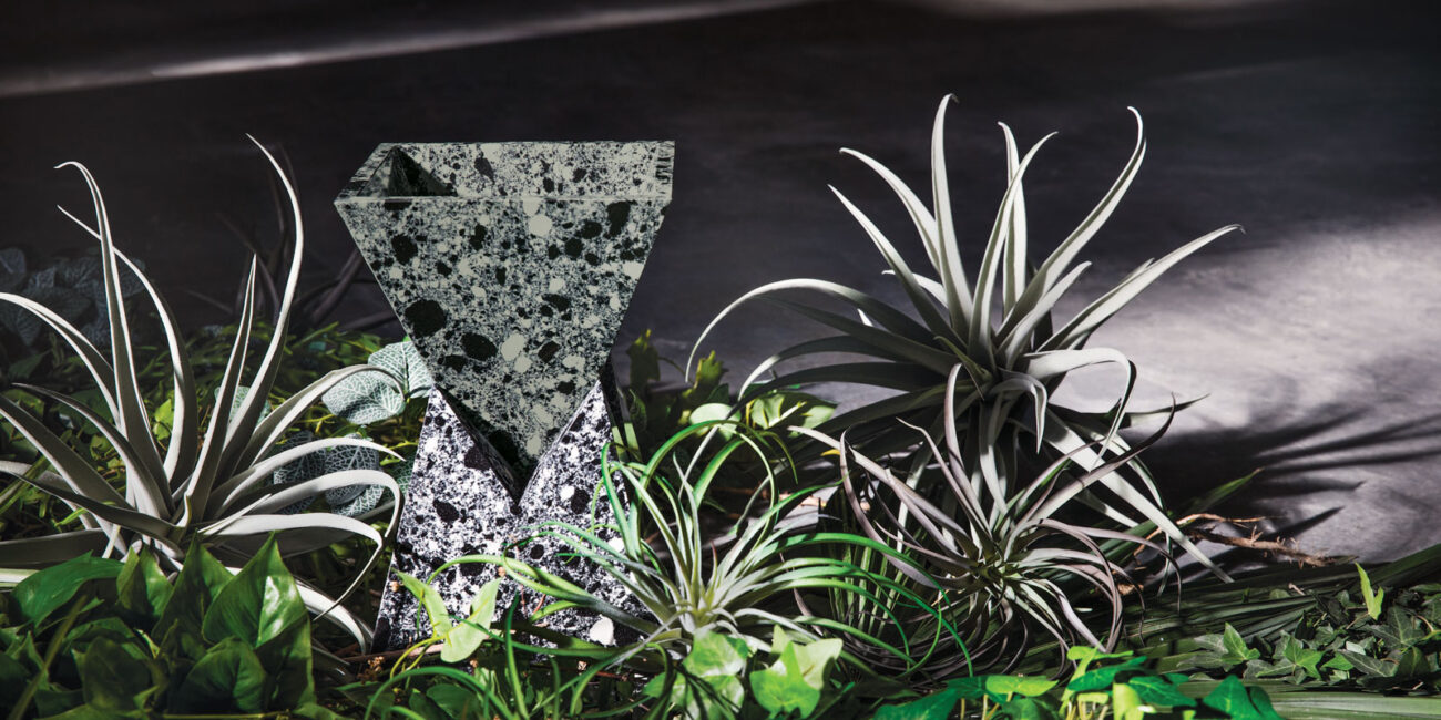 stone-italiana-cosmolite-vaso-Teti-walter-de-silva-close-up-1