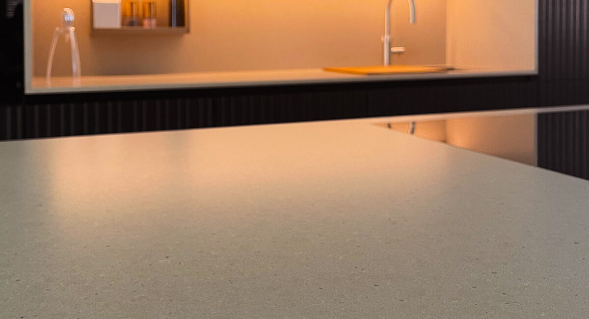 stone-italiana-cosmolite-cucina-sostenibile-bancone-cucina4