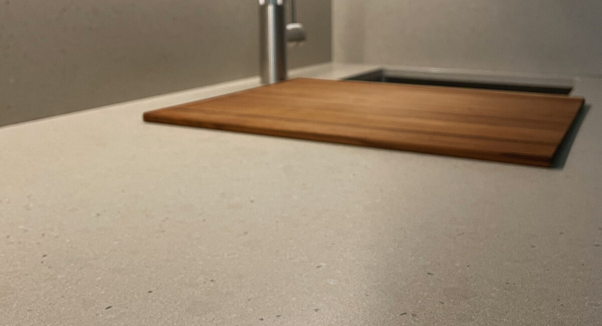 stone-italiana-cosmolite-cucina-sostenibile-bancone-cucina9