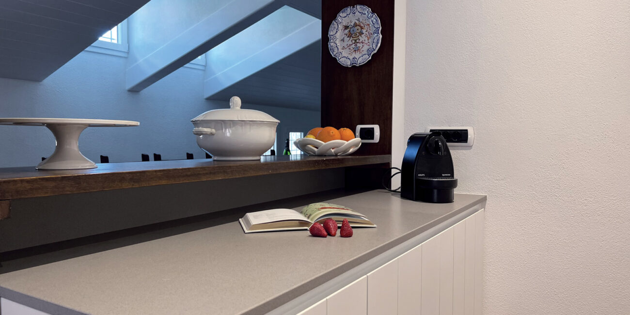 stone-italiana-top-cucina-bancone-quarzo-micro-greige16