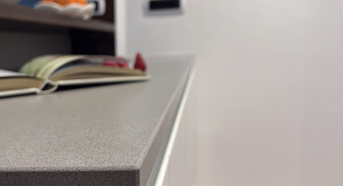 stone-italiana-top-cucina-bancone-quarzo-micro-greige17