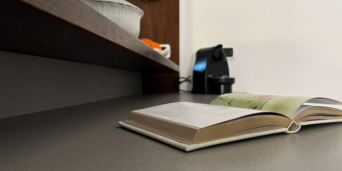 stone-italiana-top-cucina-bancone-quarzo-micro-greige8