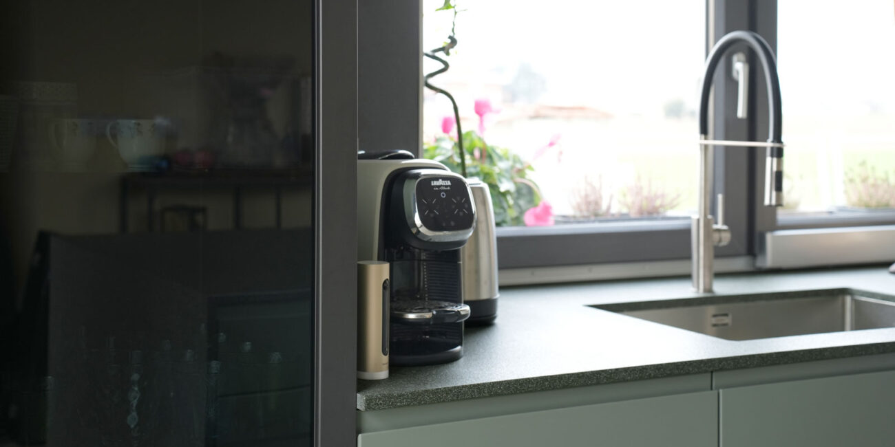 cucina-cosmolite-stone-italiana-top-cucina-con-lavandino