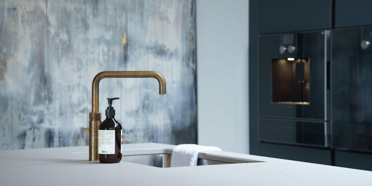 stone-italiana-cucina-moderna-colori-chiari-sostenibile-cmt-essential-luna