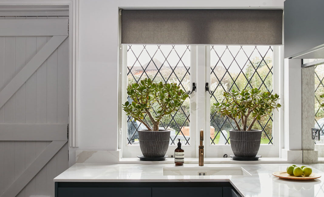 stone-italiana-marmorea-golden-top-cucina-bianco