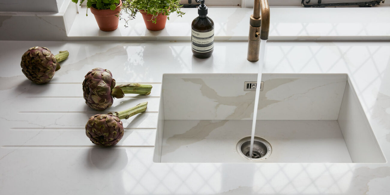 stone-italiana-marmorea-golden-top-cucina-lavandino-in-quarzo-bianco