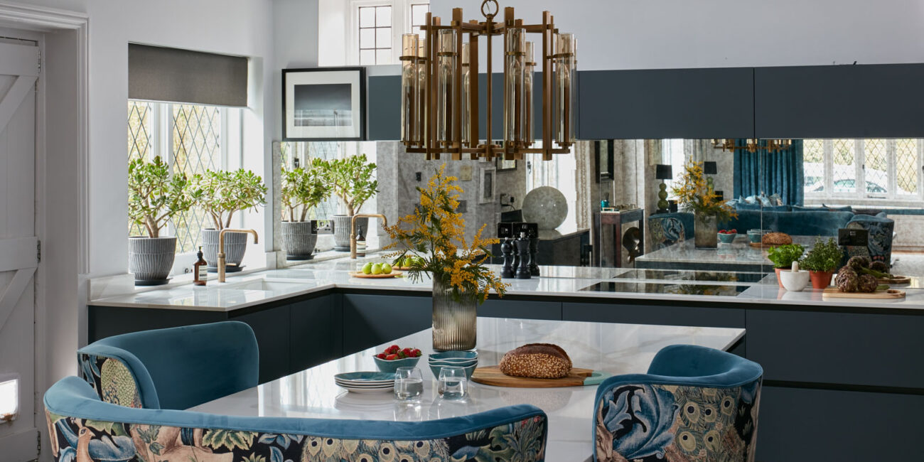 stone-italiana-marmorea-golden-top-cucina-quarzo-paraschizzi-a-specchio