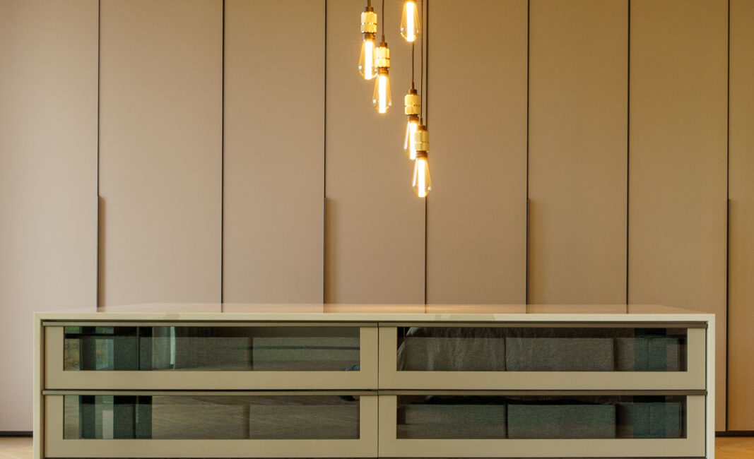 stone-italiana-quarzo-golden-camera-da-letto-rivestimento-lussuoso-cabina-armadio