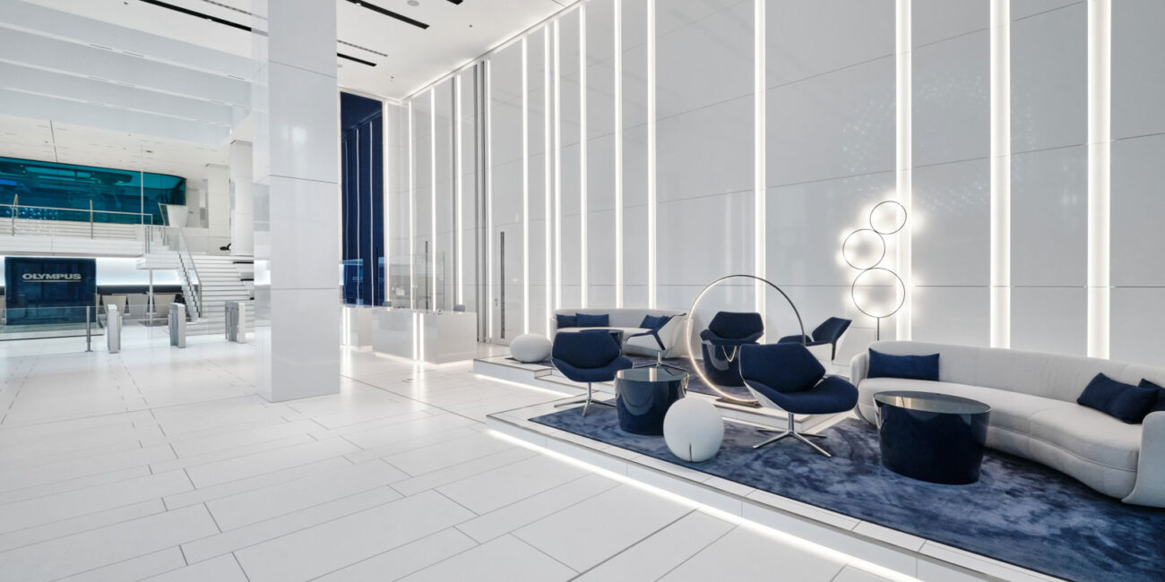 stone-italiana-uffici-building-olympus-amburgo-quarzo-superwhite-gloss-ingresso-pavimento