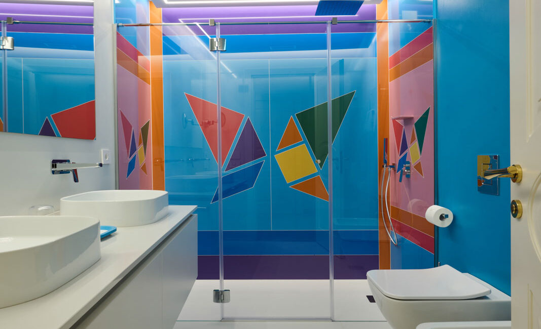 stone-italiana-nuovi-bagni-villa-amistà-bagno-lussuoso-in-quarzo-azzurro-colorato-2