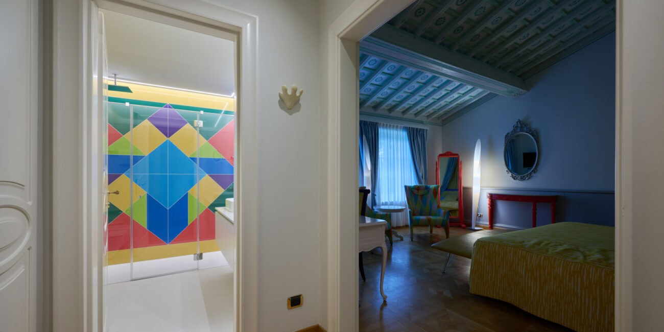 stone-italiana-nuovi-bagni-villa-amistà-camnera-hotel-bagno-lussuoso-in-quarzo