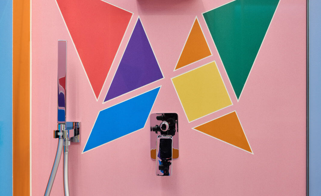 stone-italiana-nuovi-bagni-villa-amistà-dettaglio-doccia-in-quarzo-rosa