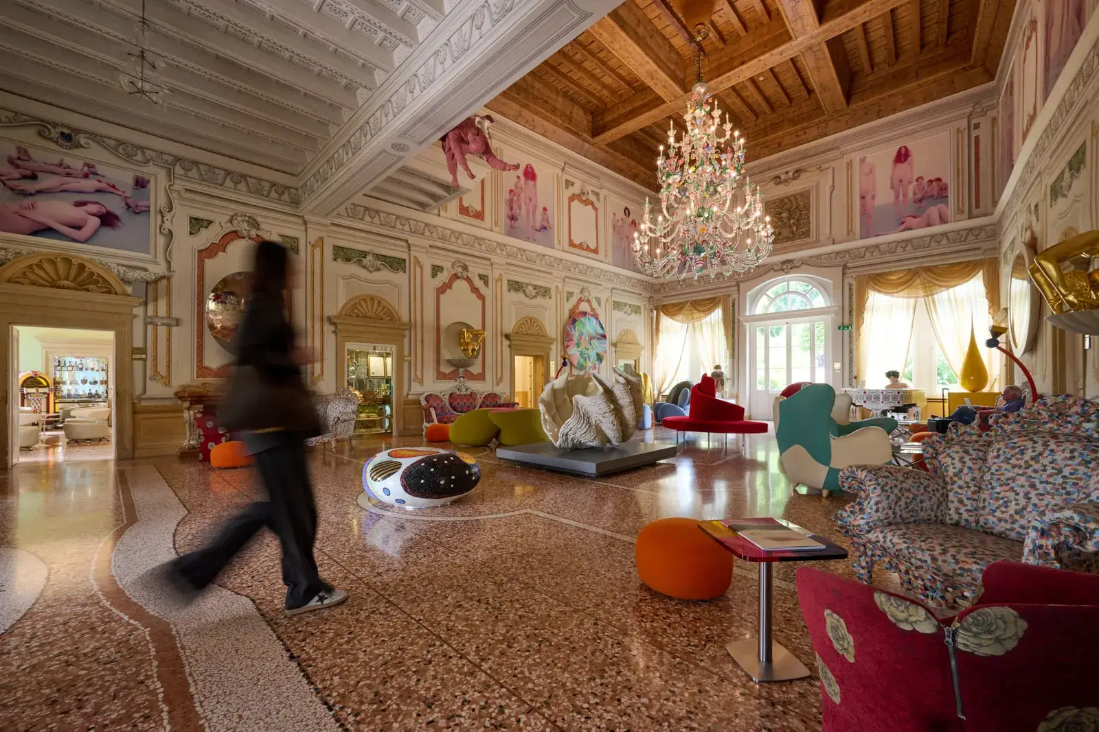 stone-italiana-new-bathrooms-villa-amista-hall-art-byblos-hotel-2
