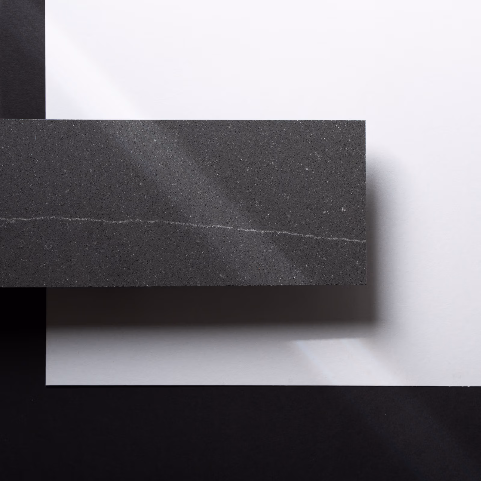 GREY TITANO CMT GLOSS